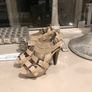 ⭐️Guess strap heels